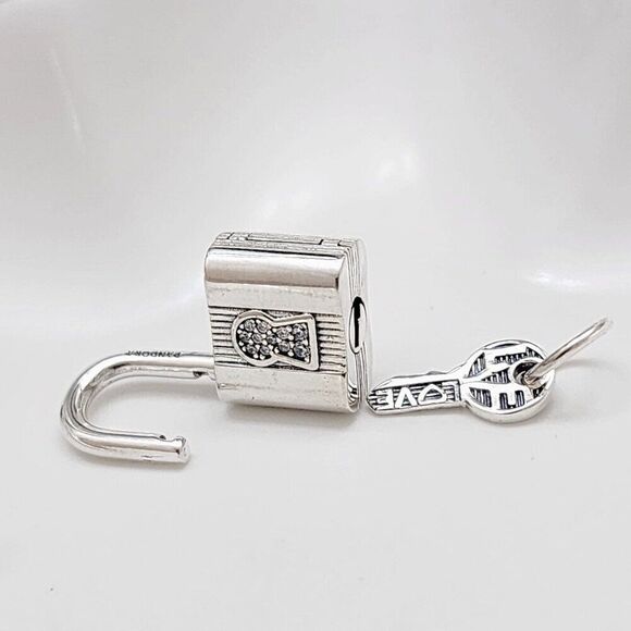 Pandora Padlock and Key Dangle Charm with pouch - Picture 2 of 5
